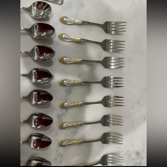 Retroneu STEPHANIE GOLD ACCENT 18/8 Korea Stainless Flatware 30pc Spoon Fork - Picture 6 of 12